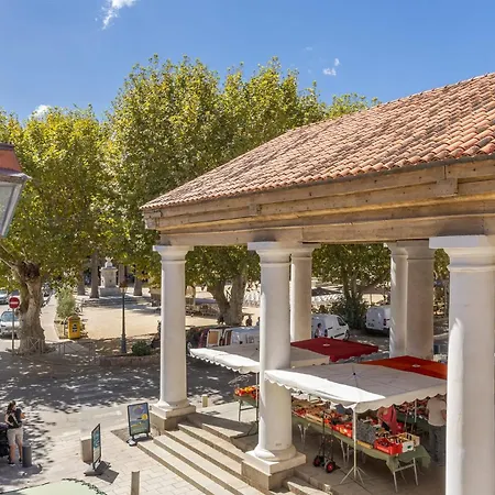 Le Paolina A Quelques Metres De La LʼÎle-Rousse